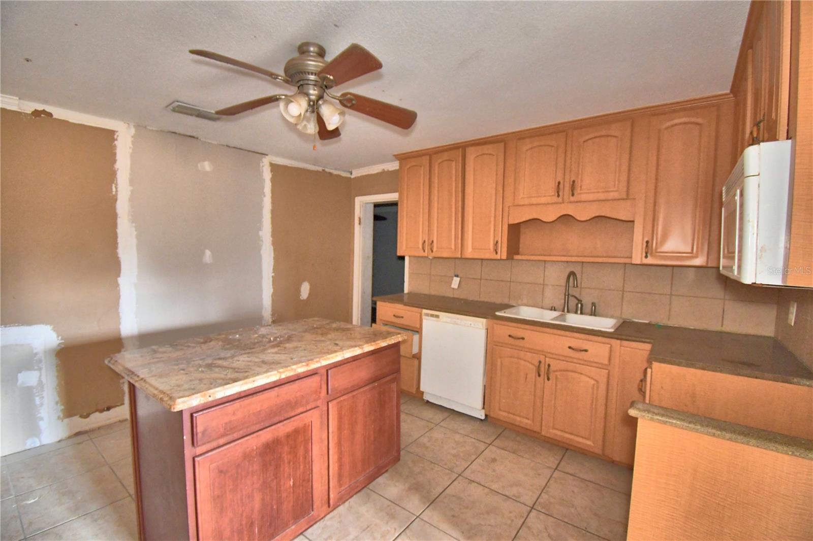 Image 11 of 51 For 3715 Old Dixie Highway