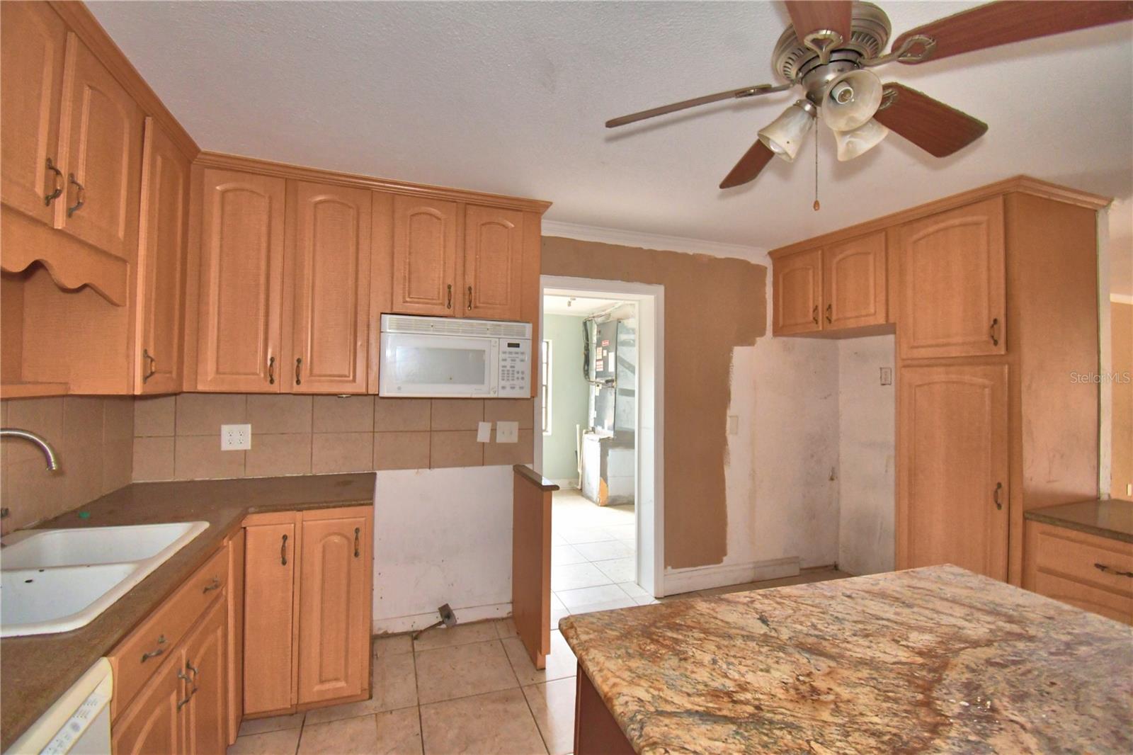 Image 12 of 51 For 3715 Old Dixie Highway