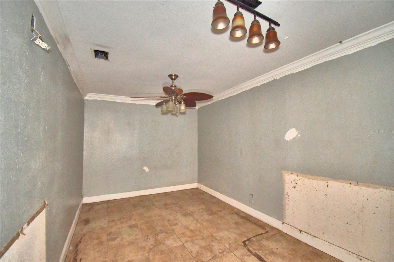 Image 14 of 51 For 3715 Old Dixie Highway