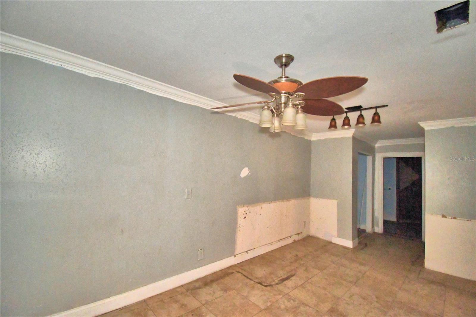 Image 15 of 51 For 3715 Old Dixie Highway