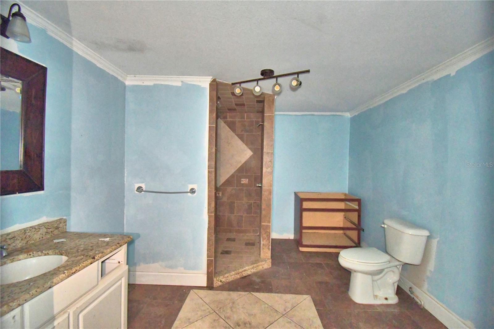 Image 18 of 51 For 3715 Old Dixie Highway