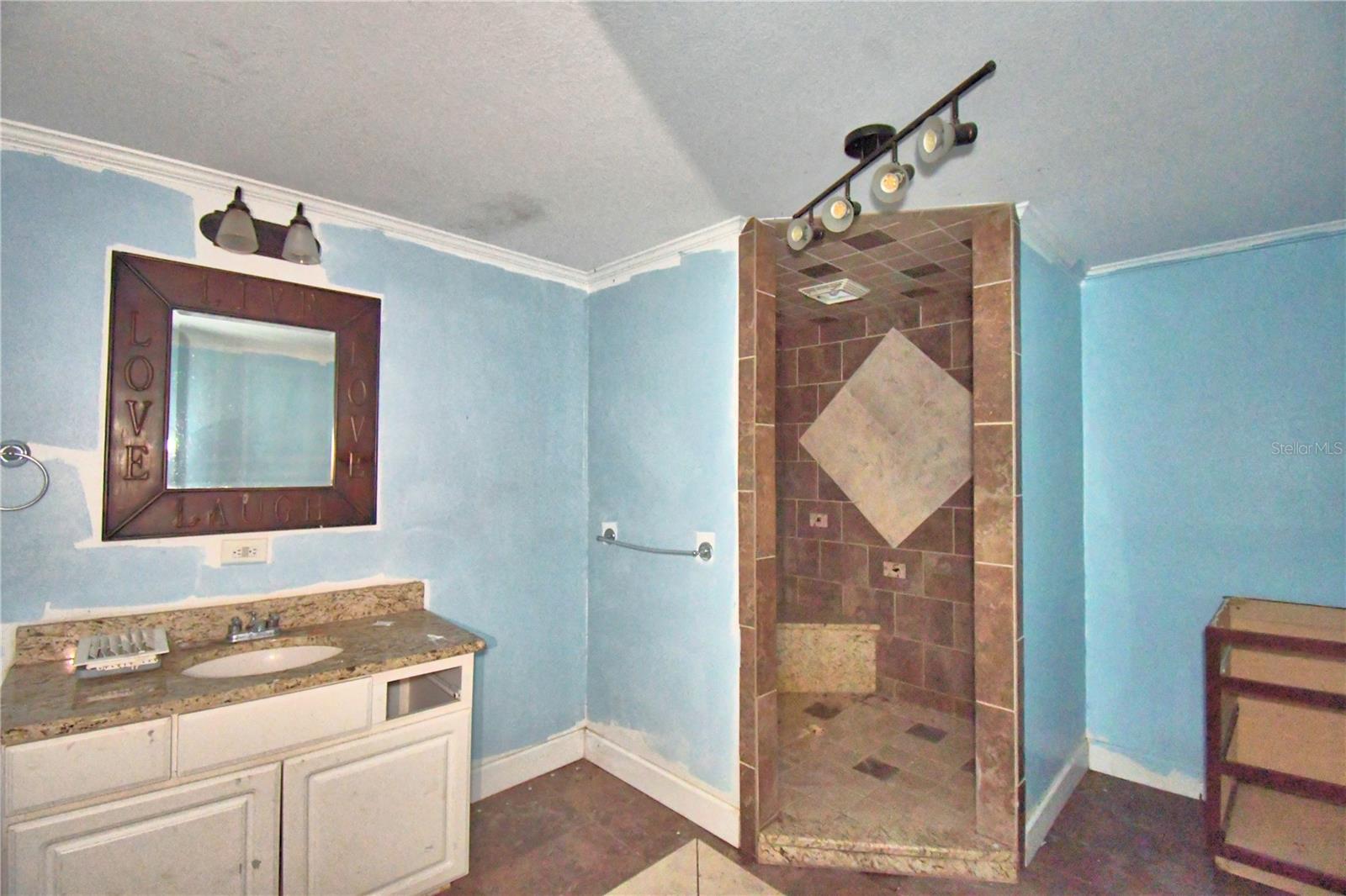 Image 19 of 51 For 3715 Old Dixie Highway