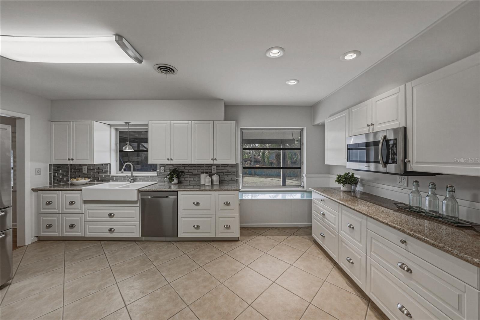 Image 12 of 74 For 2215 Woodbine Avenue