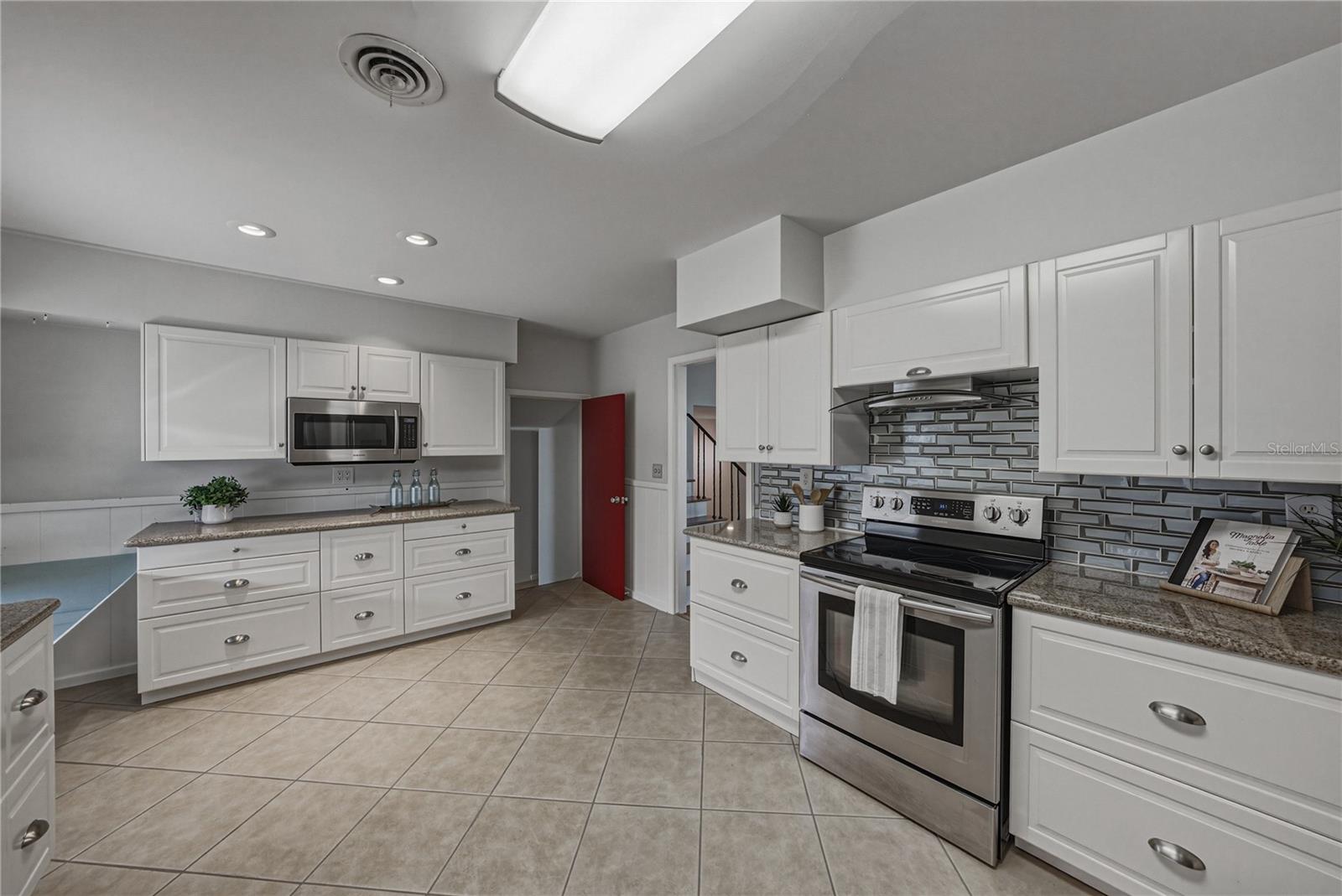 Image 14 of 74 For 2215 Woodbine Avenue