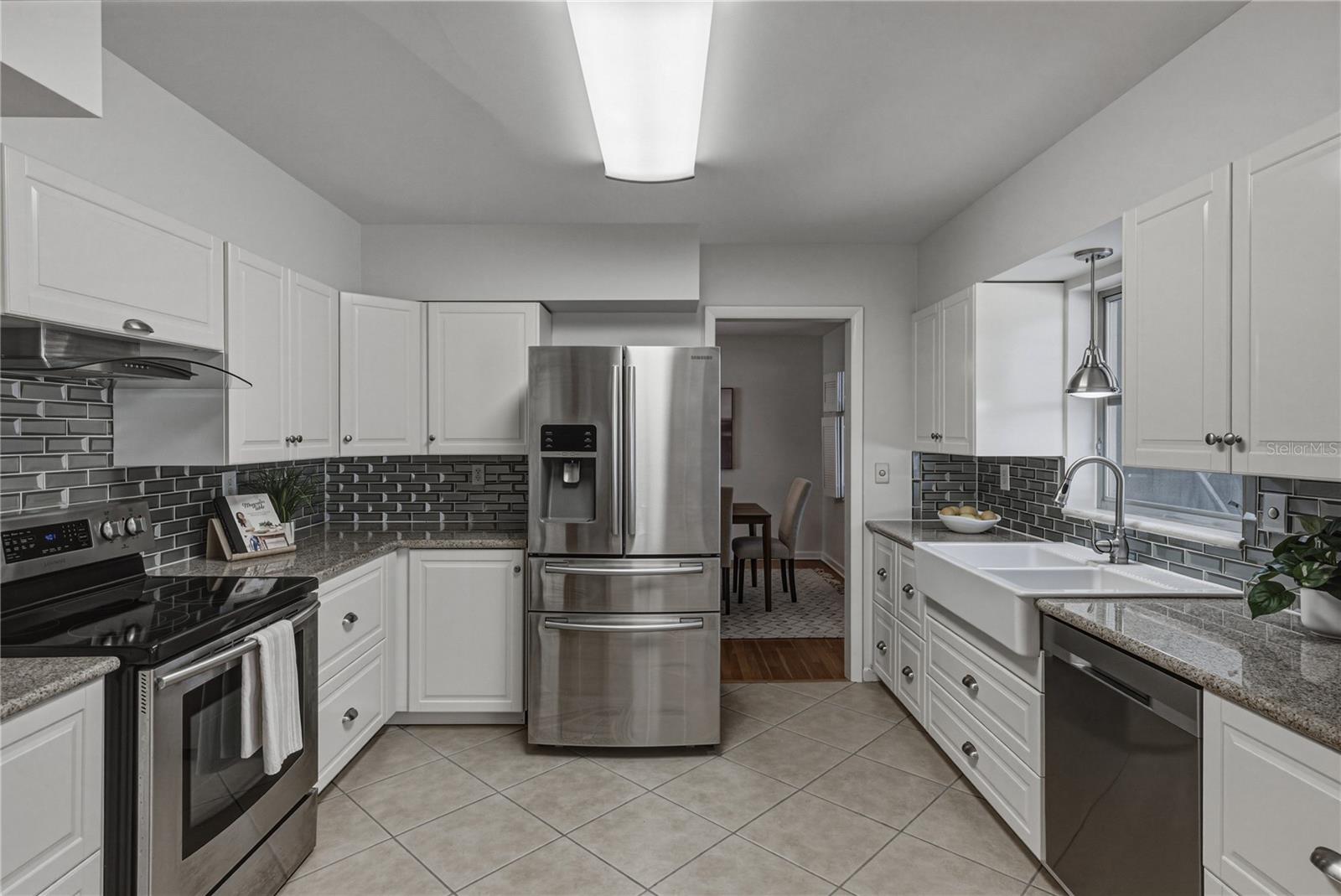 Image 15 of 74 For 2215 Woodbine Avenue