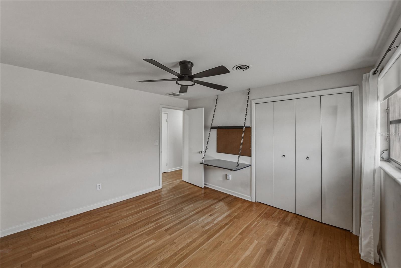 Image 33 of 74 For 2215 Woodbine Avenue