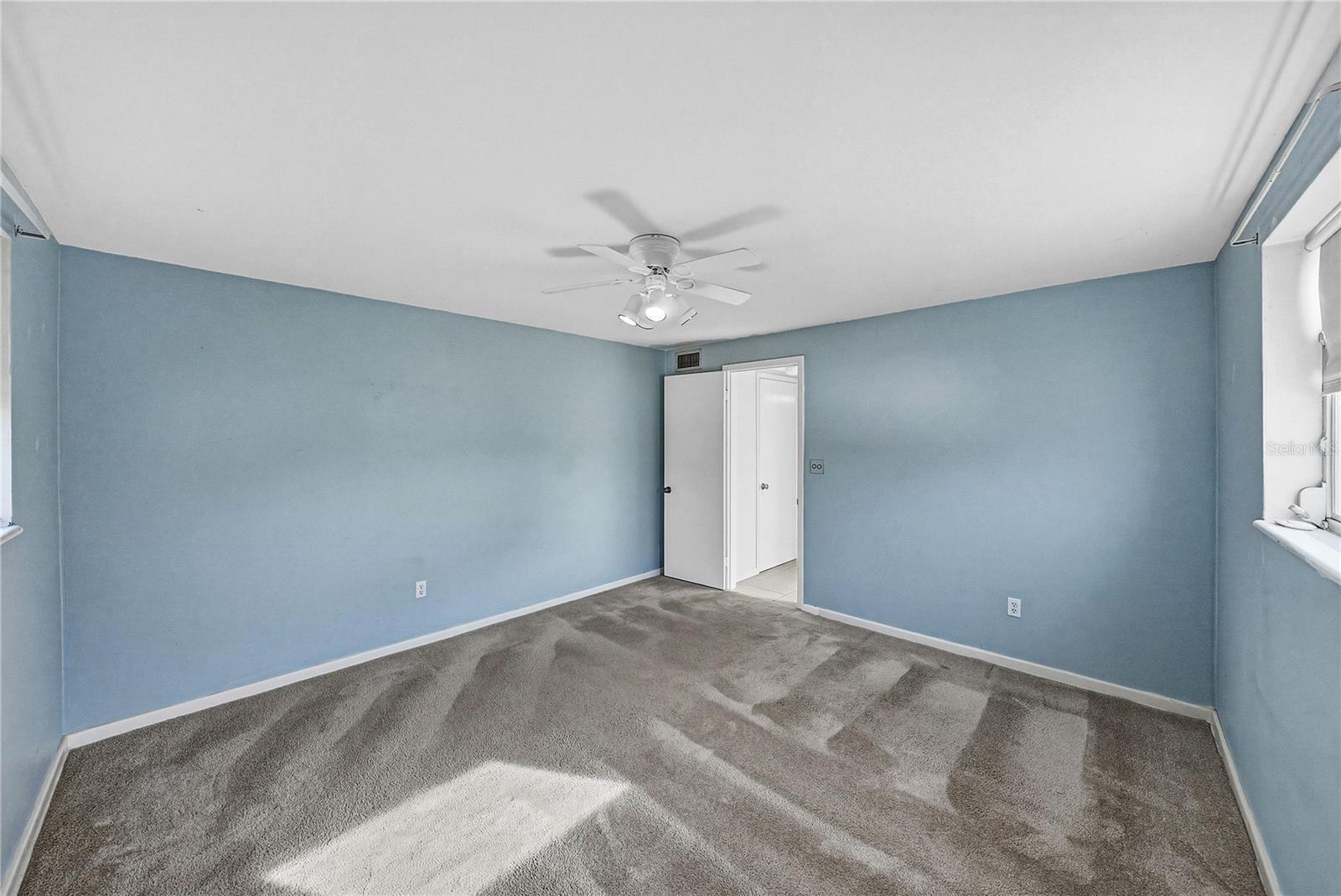 Image 34 of 74 For 2215 Woodbine Avenue