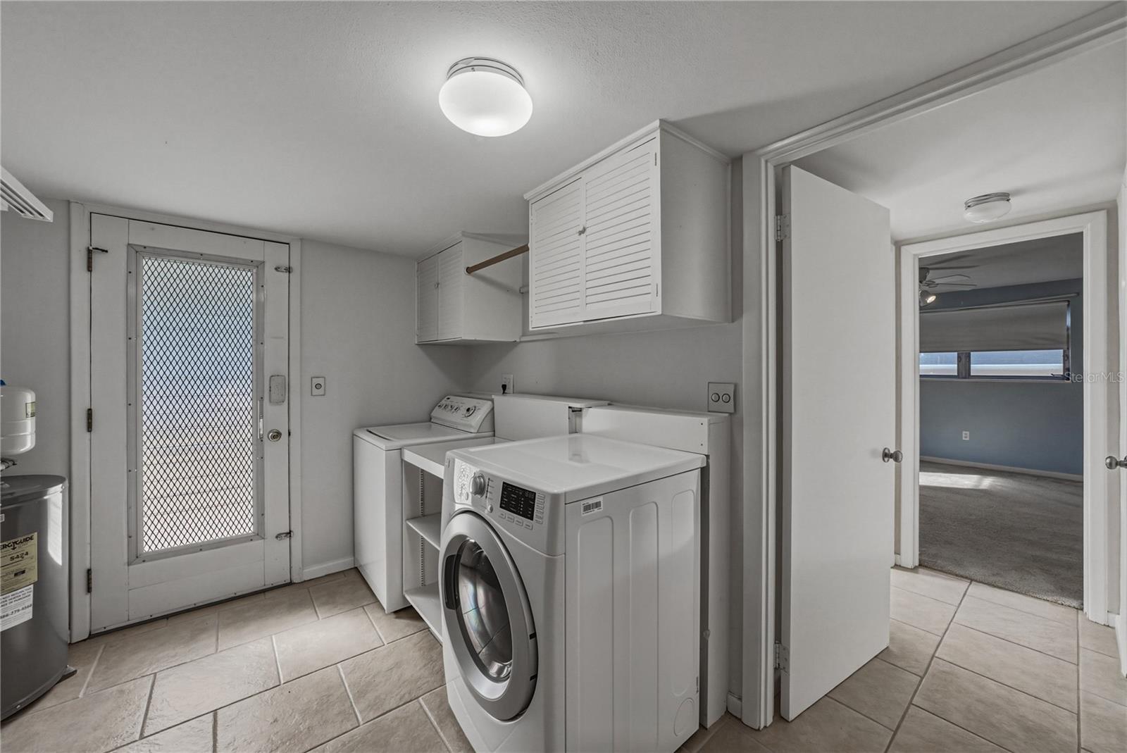 Image 37 of 74 For 2215 Woodbine Avenue