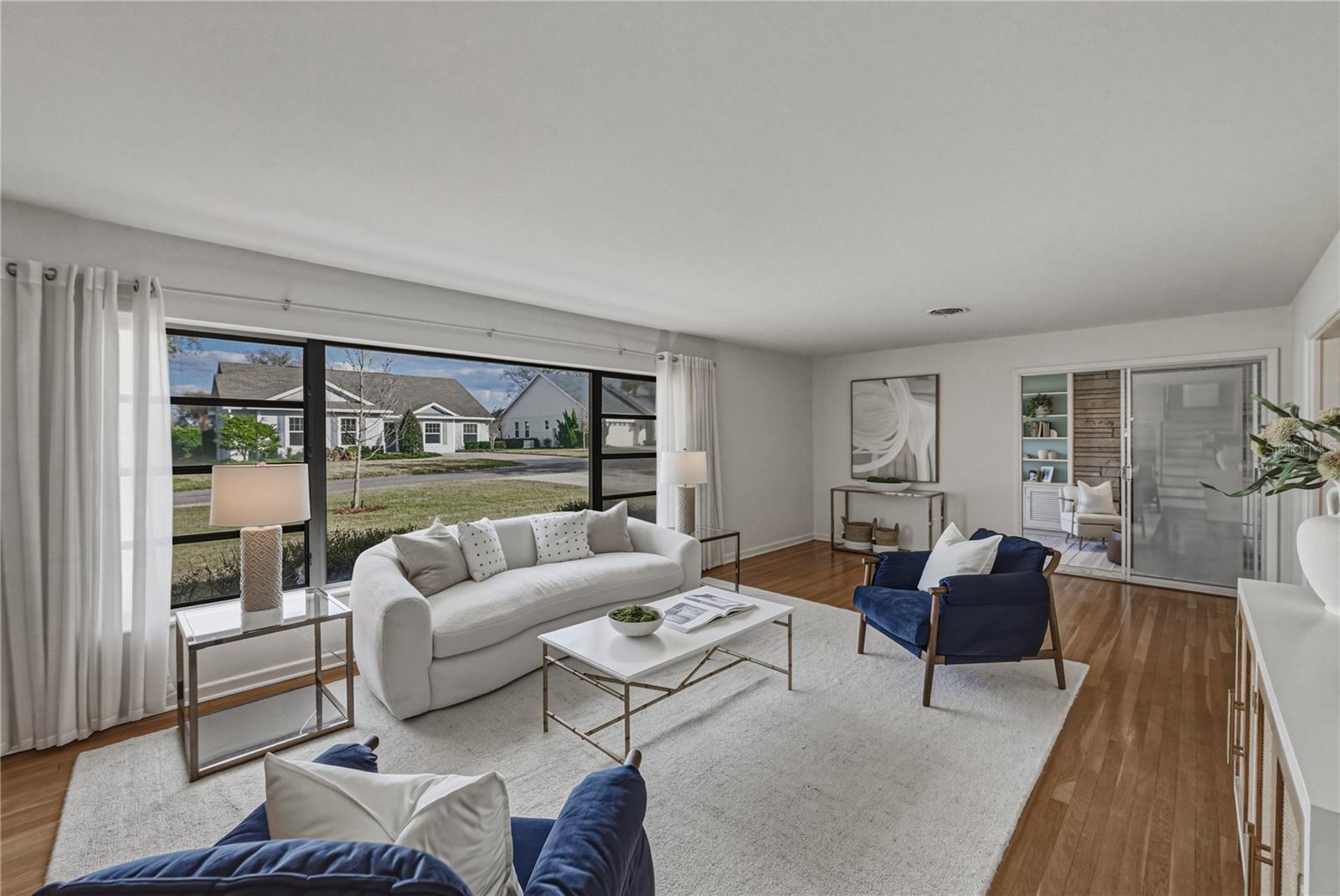 Image 4 of 74 For 2215 Woodbine Avenue