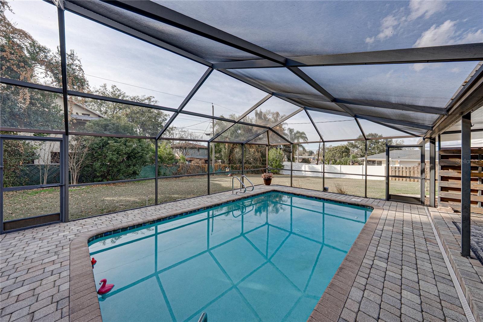 Image 40 of 74 For 2215 Woodbine Avenue