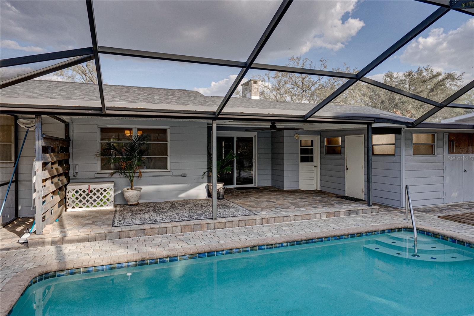 Image 42 of 74 For 2215 Woodbine Avenue