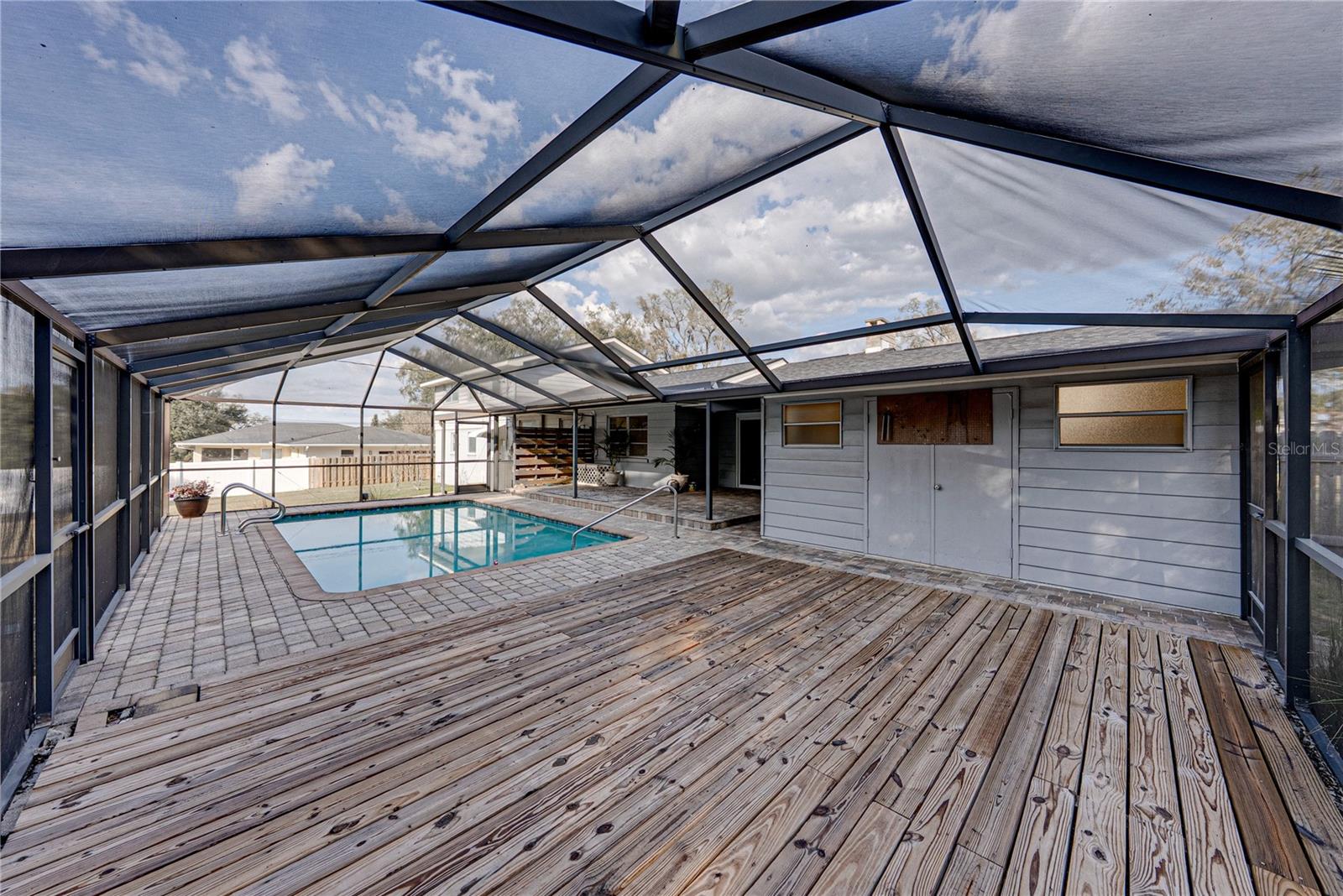 Image 44 of 74 For 2215 Woodbine Avenue