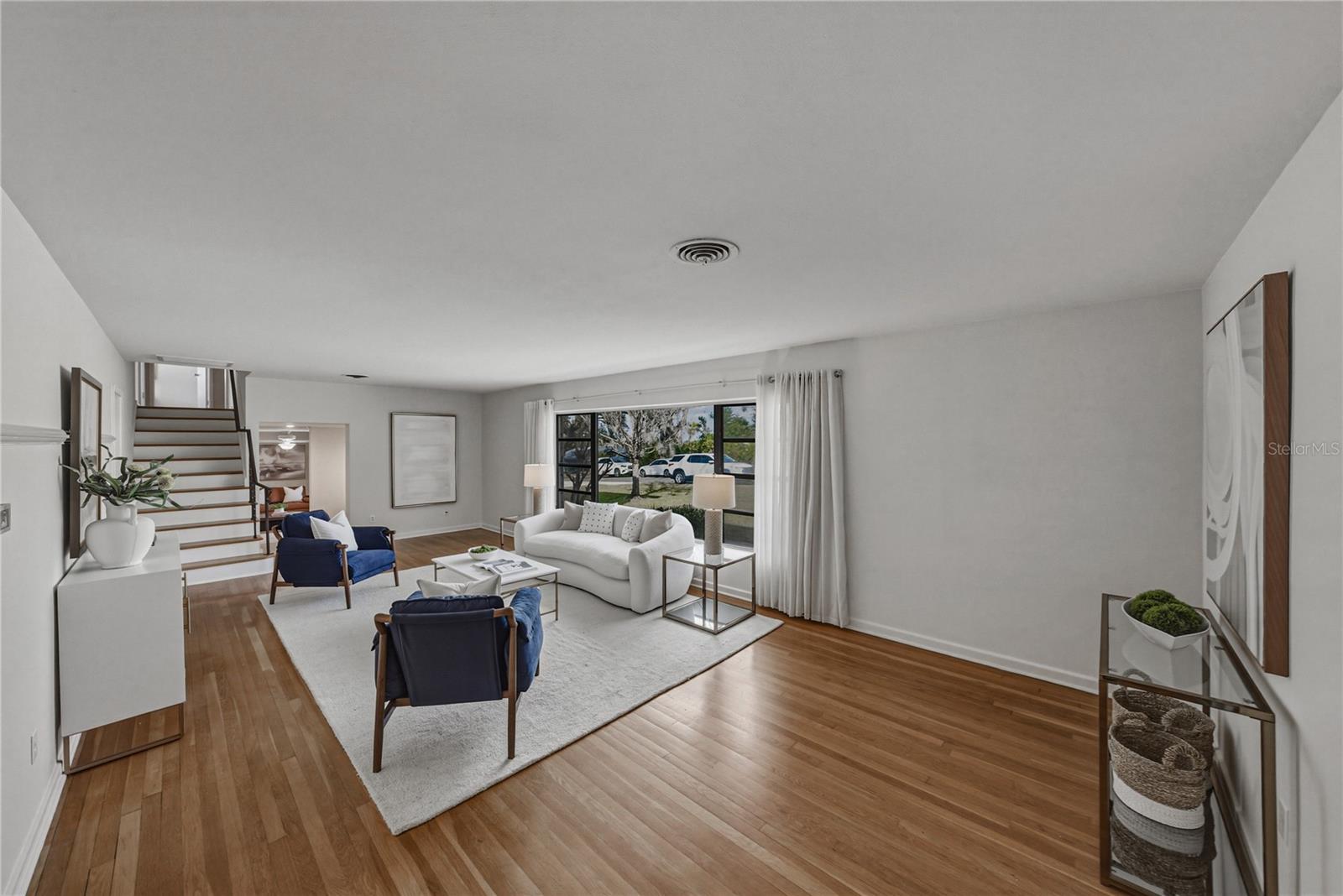 Image 5 of 74 For 2215 Woodbine Avenue