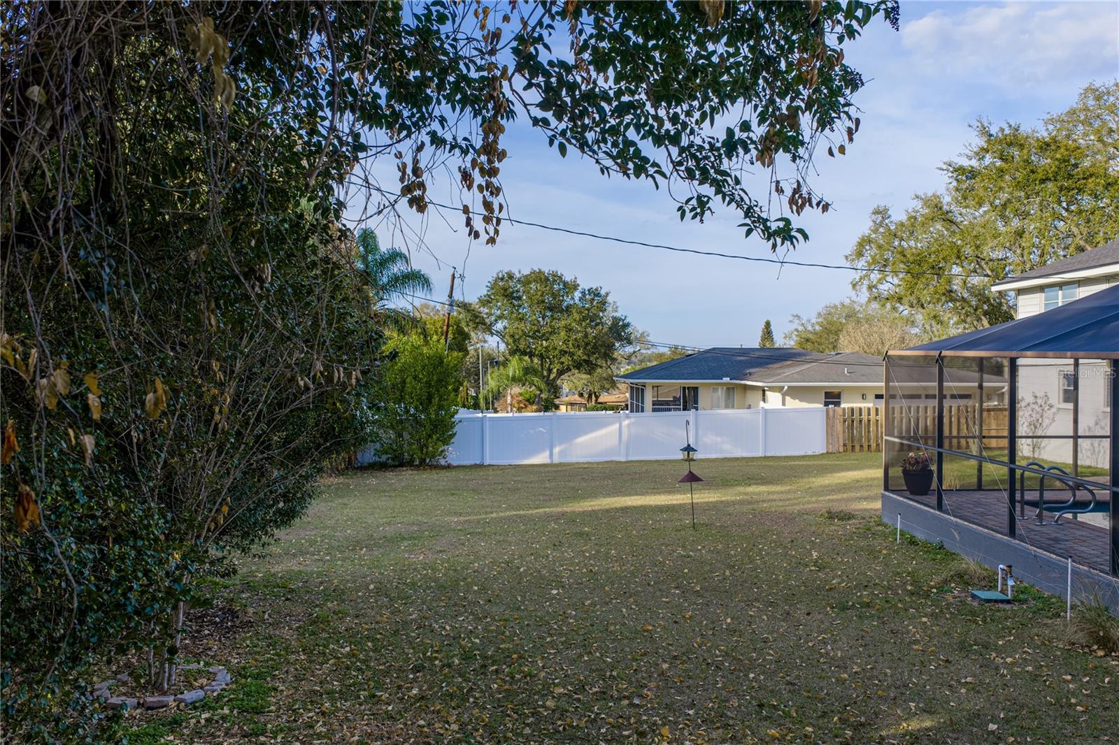 Image 52 of 74 For 2215 Woodbine Avenue