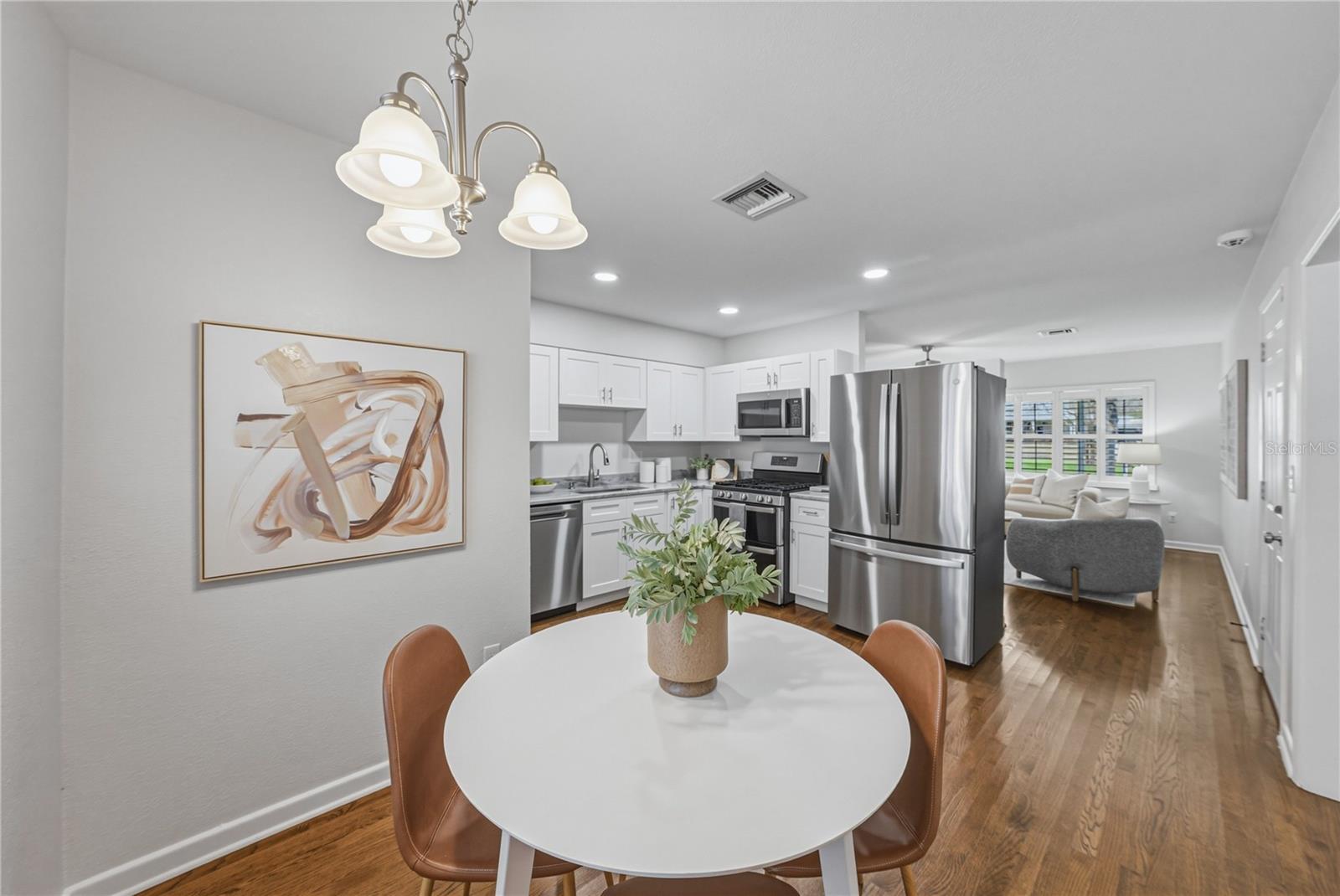 Image 11 of 69 For 1001 Euclid Avenue