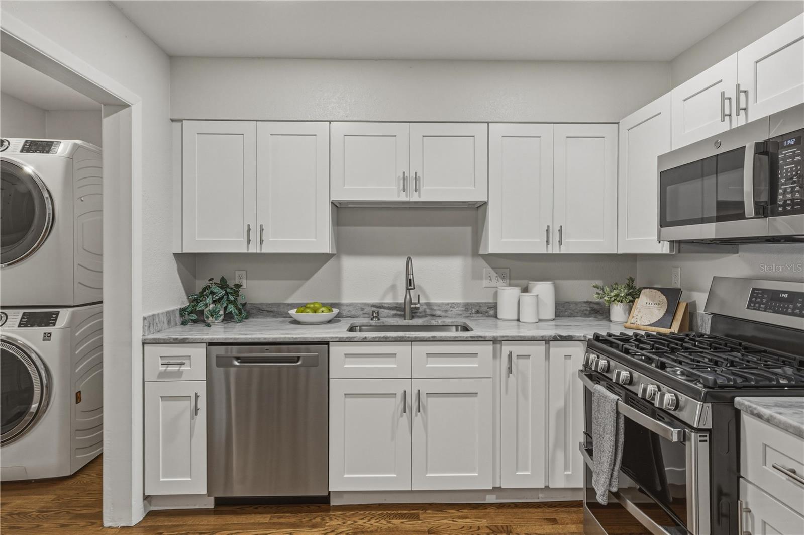 Image 14 of 69 For 1001 Euclid Avenue