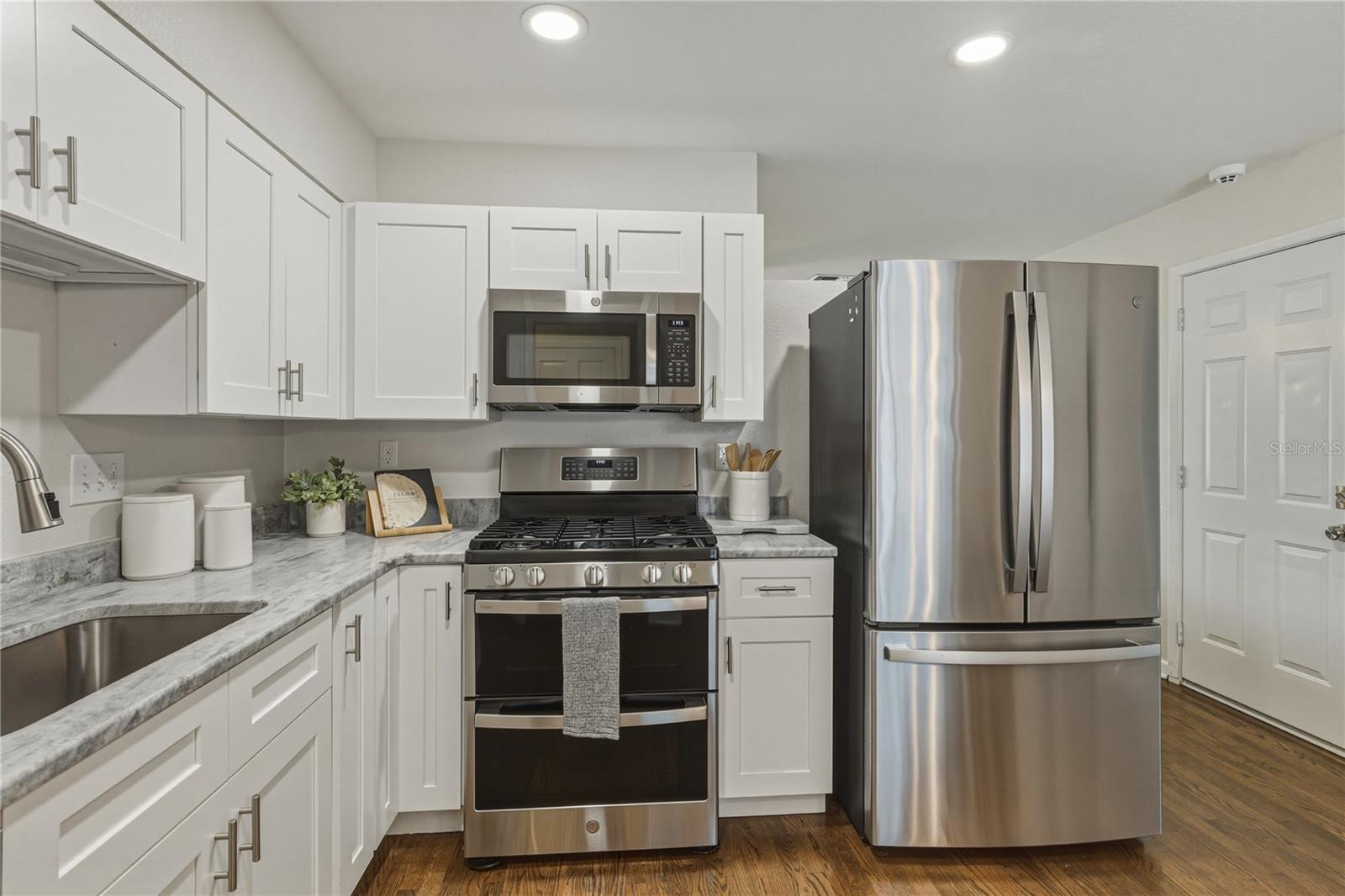 Image 15 of 69 For 1001 Euclid Avenue