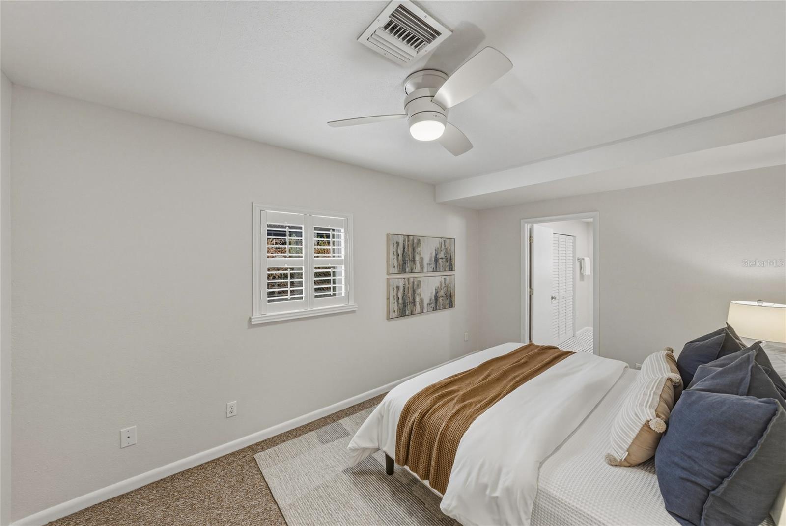 Image 18 of 69 For 1001 Euclid Avenue