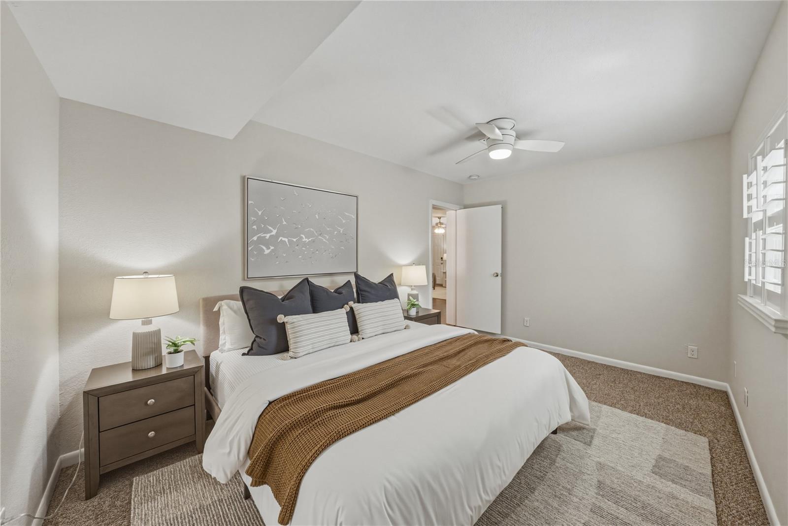 Image 21 of 69 For 1001 Euclid Avenue