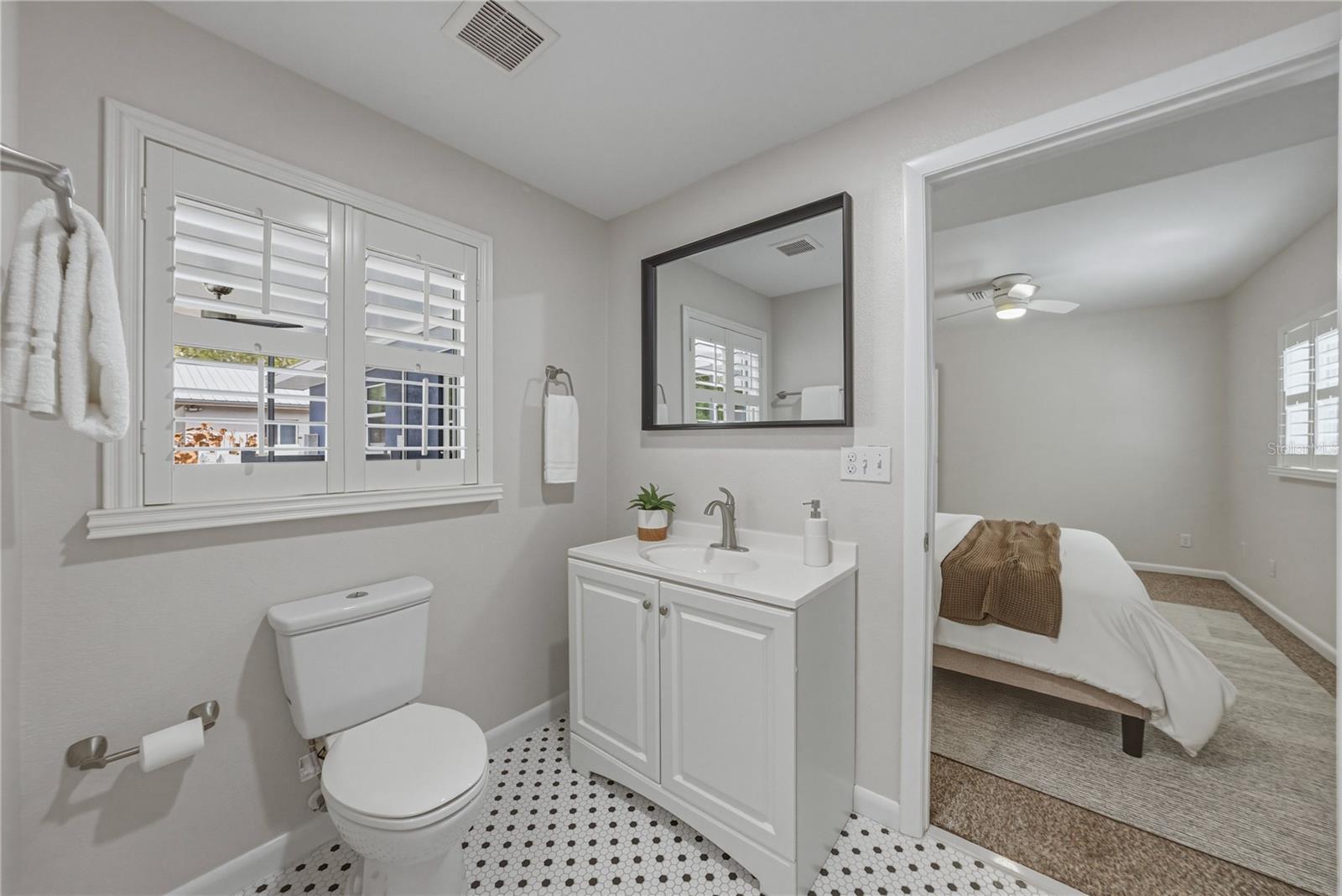 Image 24 of 69 For 1001 Euclid Avenue