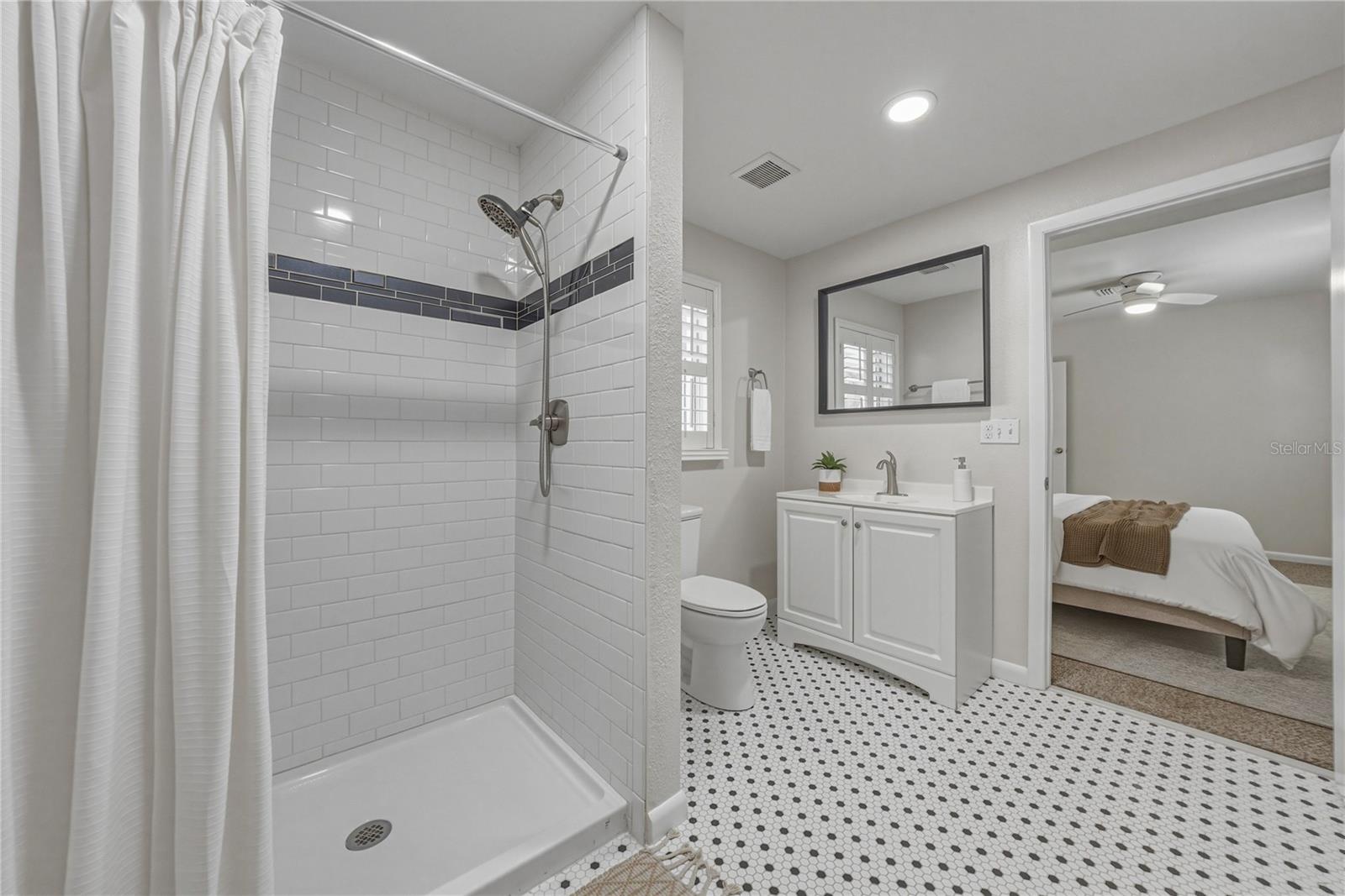 Image 25 of 69 For 1001 Euclid Avenue