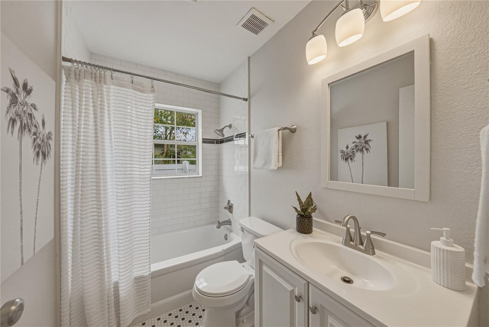 Image 29 of 69 For 1001 Euclid Avenue