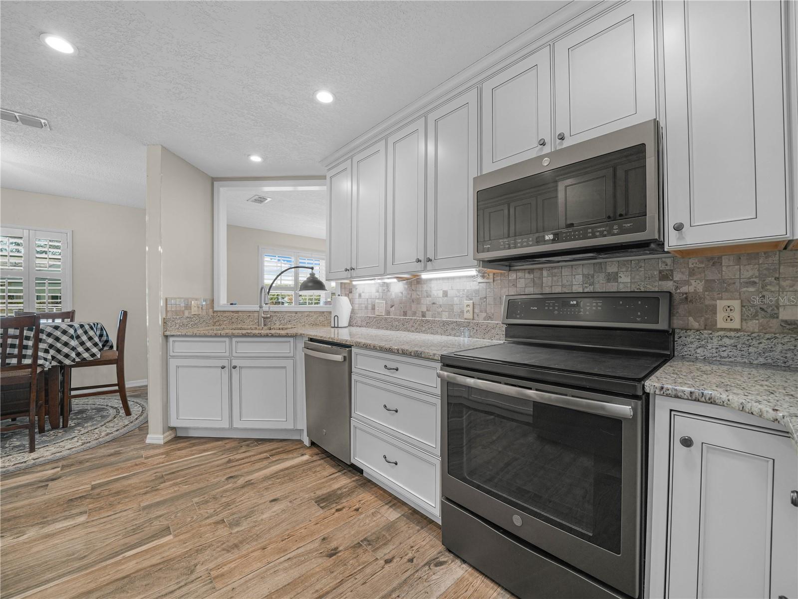 Image 7 of 27 For 6093 Seagull Lane