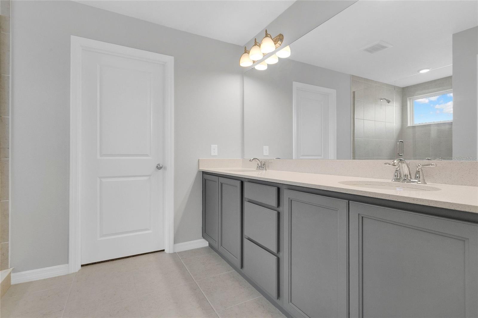 Image 15 of 28 For 17049 Seville Orange Road