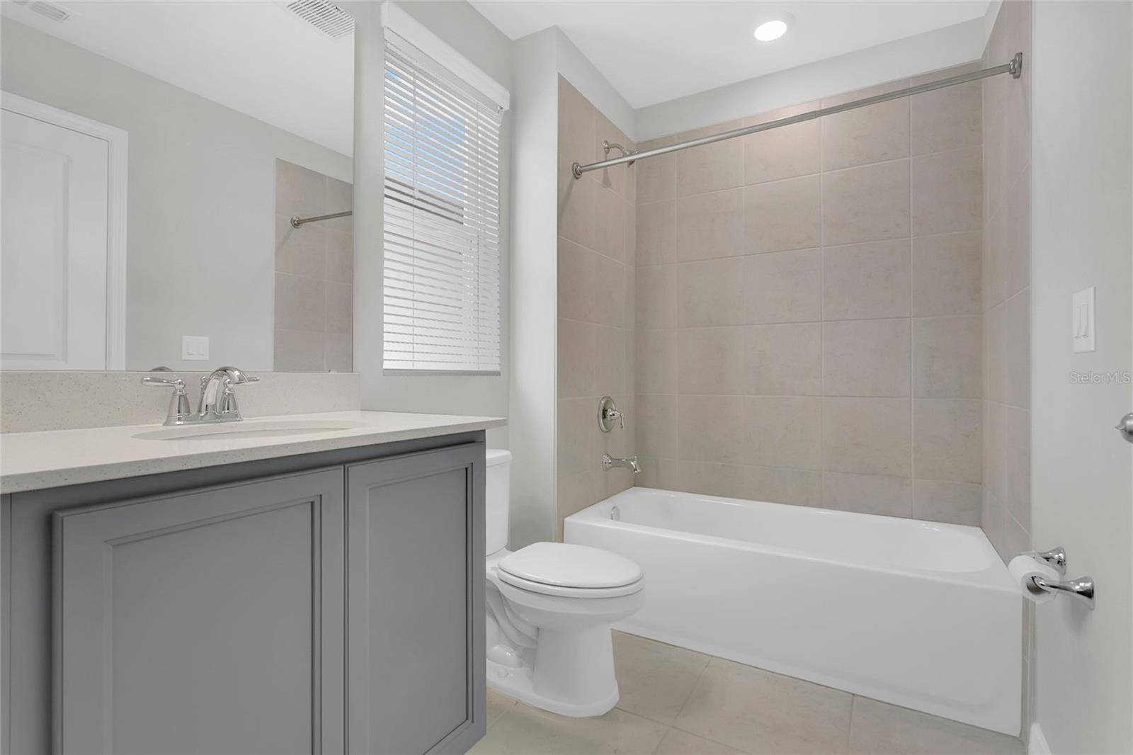 Image 23 of 28 For 17049 Seville Orange Road