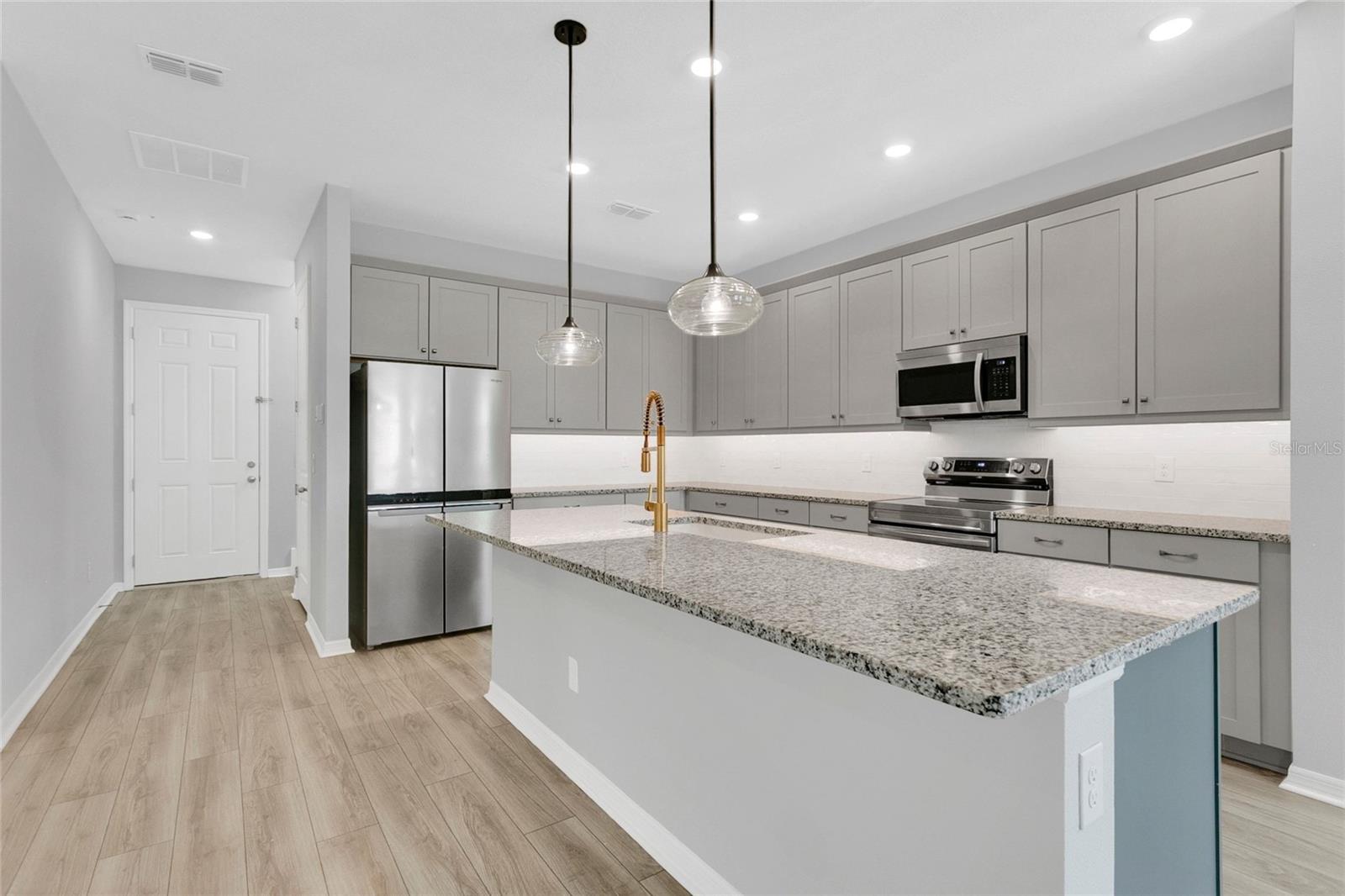 Image 8 of 28 For 17049 Seville Orange Road