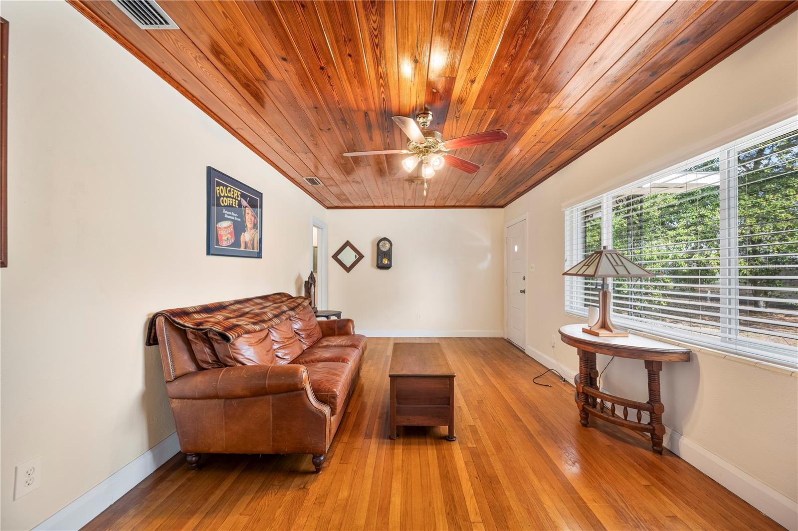 Image 4 of 34 For 2115 Eden Parkway