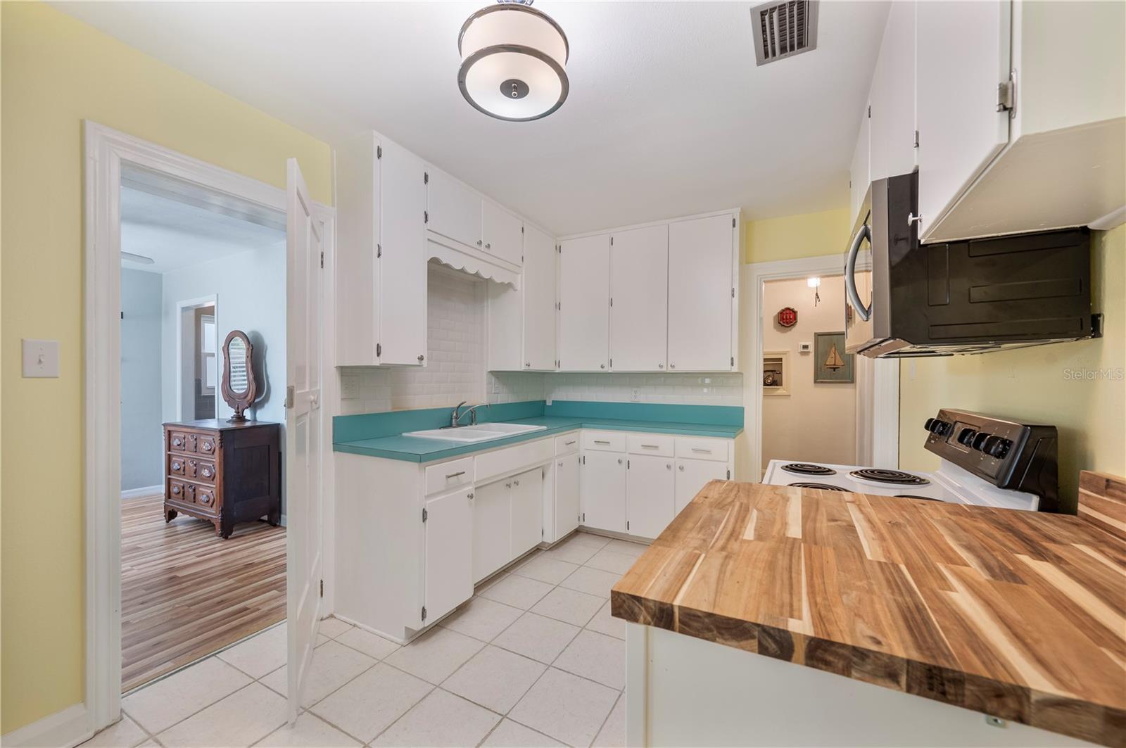 Image 7 of 34 For 2115 Eden Parkway