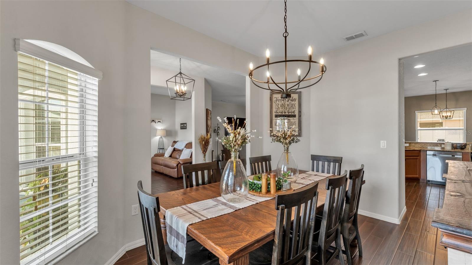 Image 17 of 55 For 2821 Sheldon Street