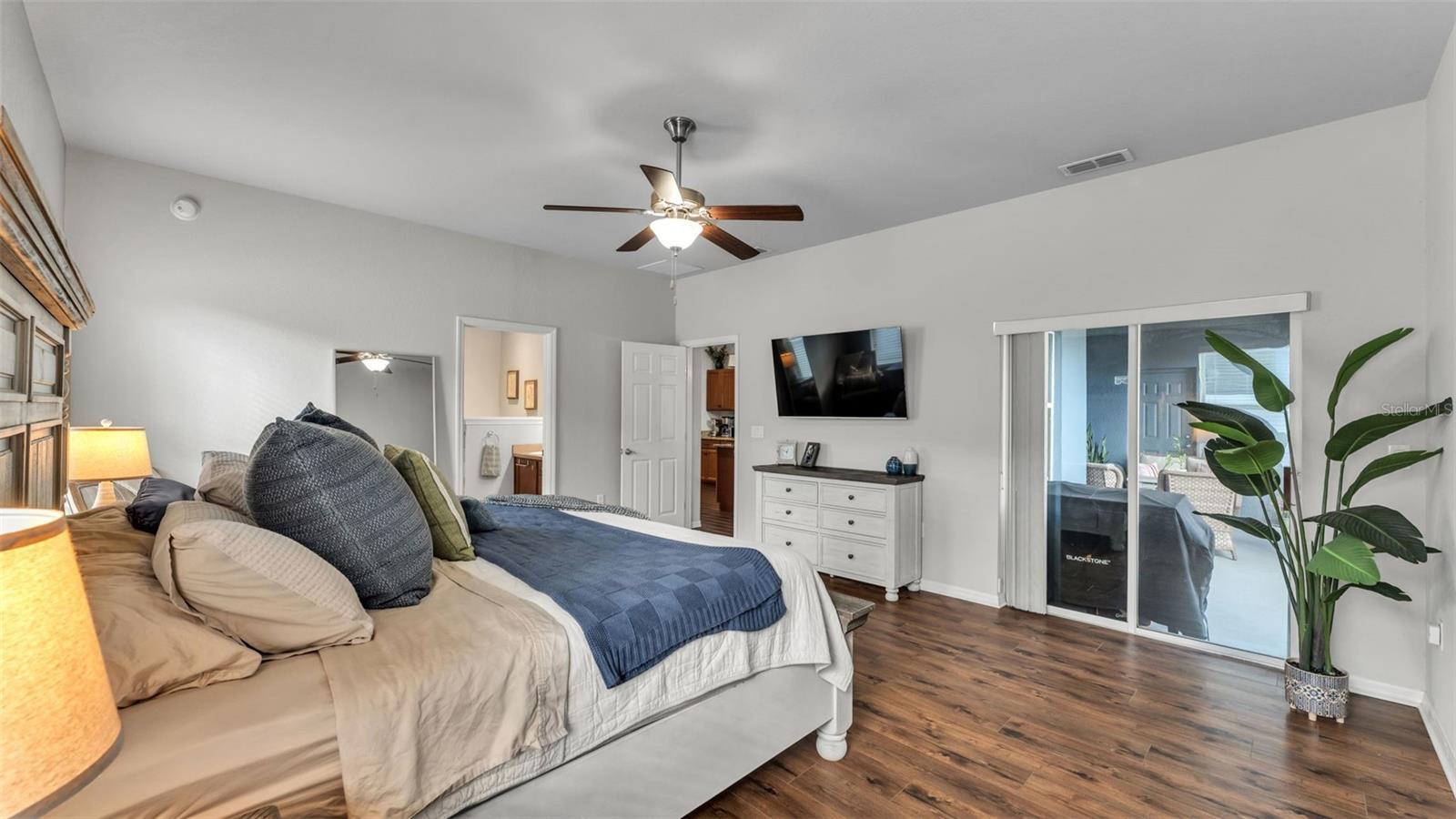 Image 27 of 55 For 2821 Sheldon Street