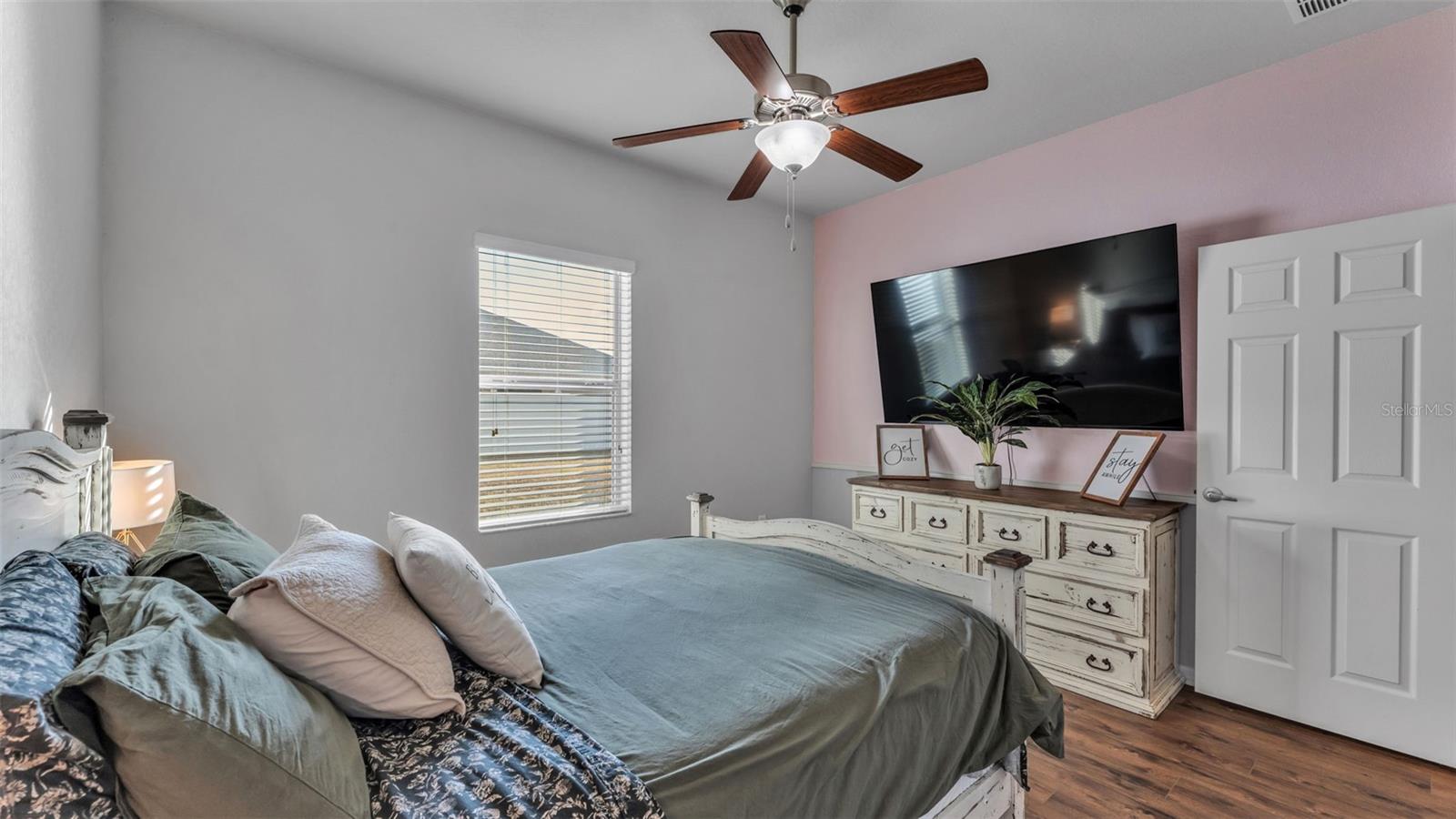 Image 37 of 55 For 2821 Sheldon Street