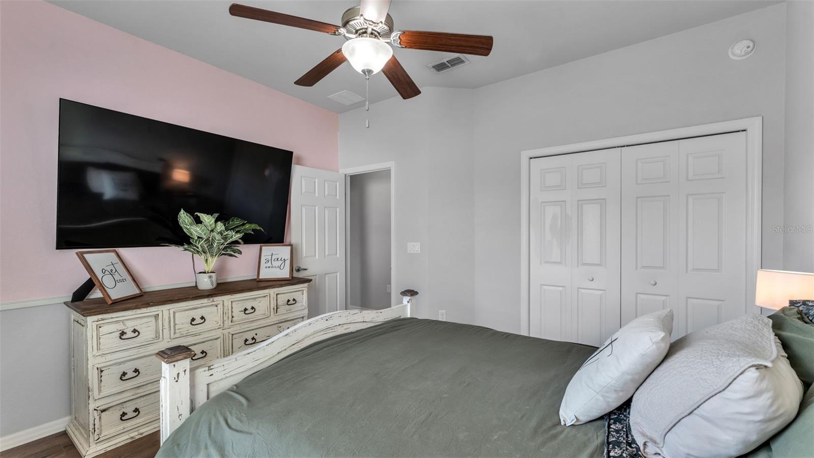 Image 39 of 55 For 2821 Sheldon Street