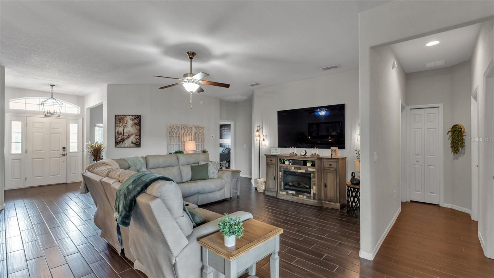 Image 9 of 55 For 2821 Sheldon Street