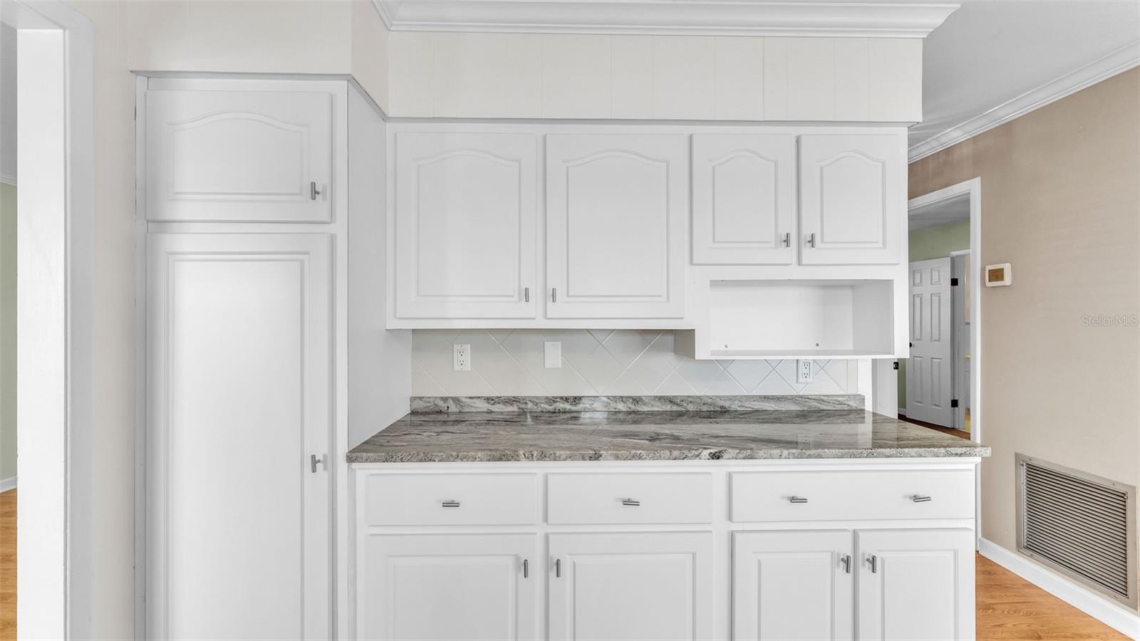 Image 16 of 58 For 274 Paradise Island Drive