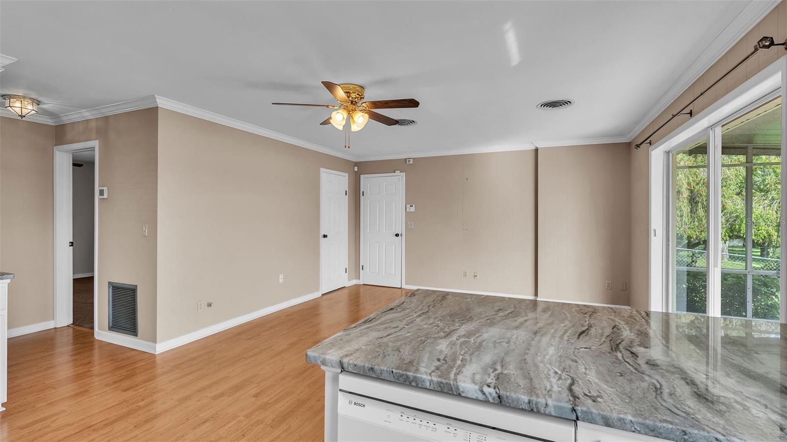 Image 17 of 58 For 274 Paradise Island Drive