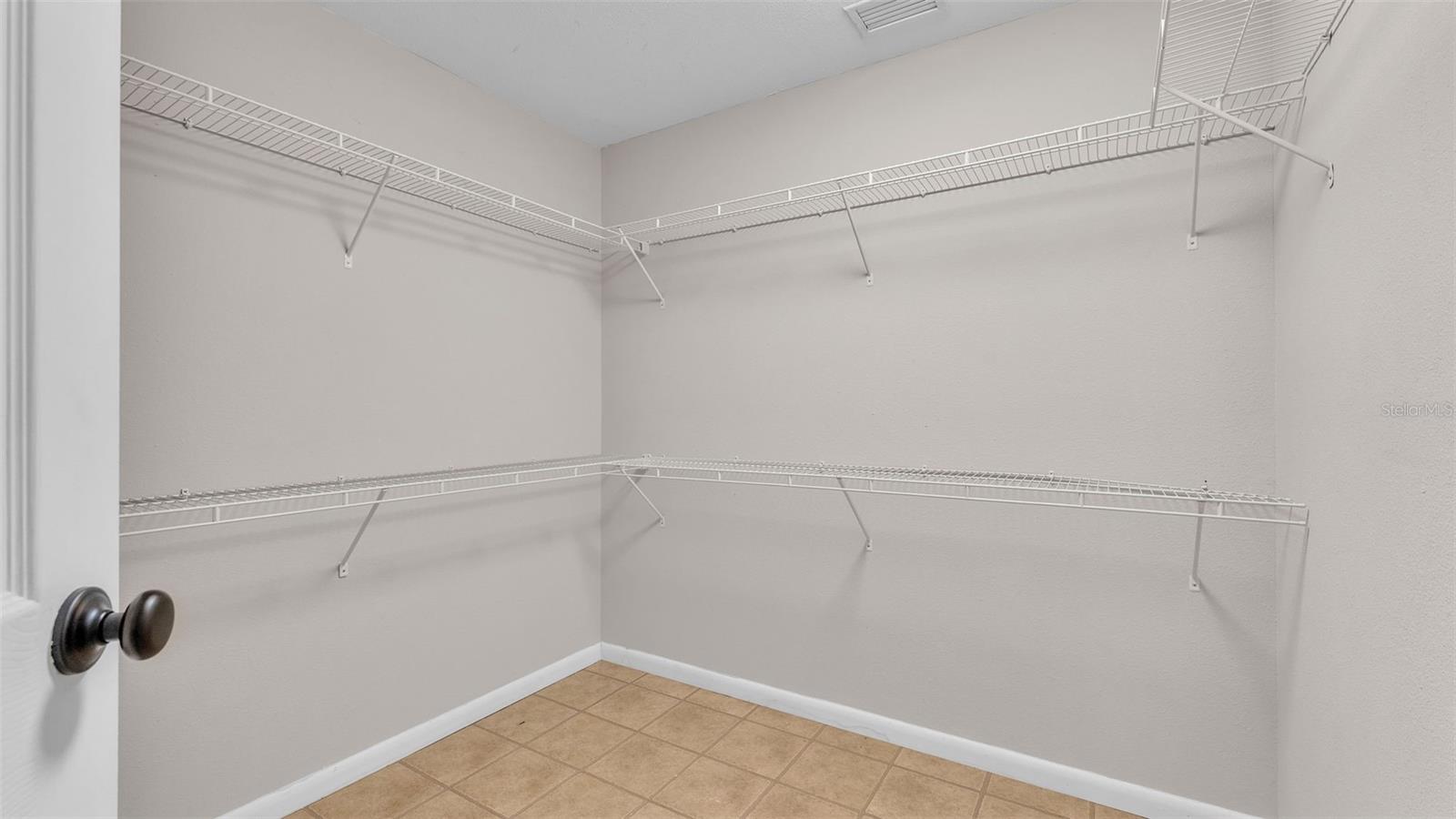 Image 26 of 58 For 274 Paradise Island Drive