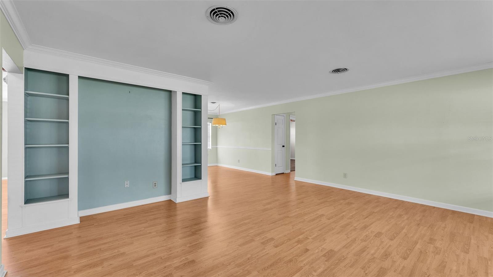 Image 9 of 58 For 274 Paradise Island Drive