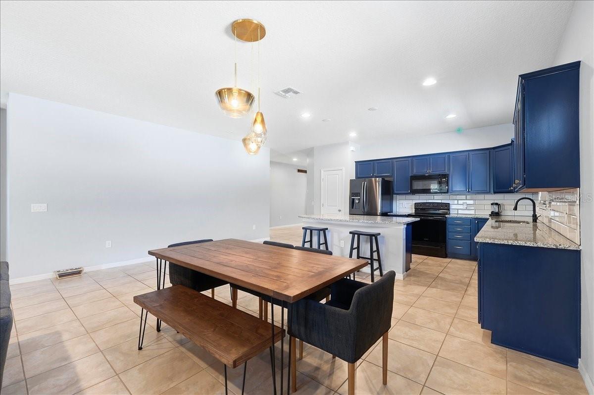 Image 17 of 40 For 8662 Rindge Road