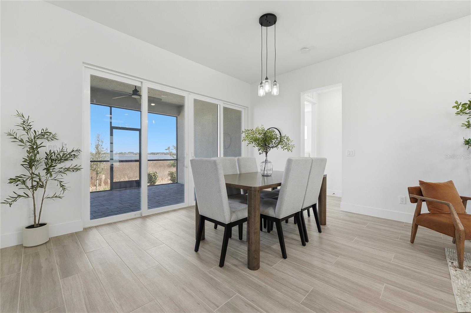 Image 16 of 92 For 336 Caladium Avenue