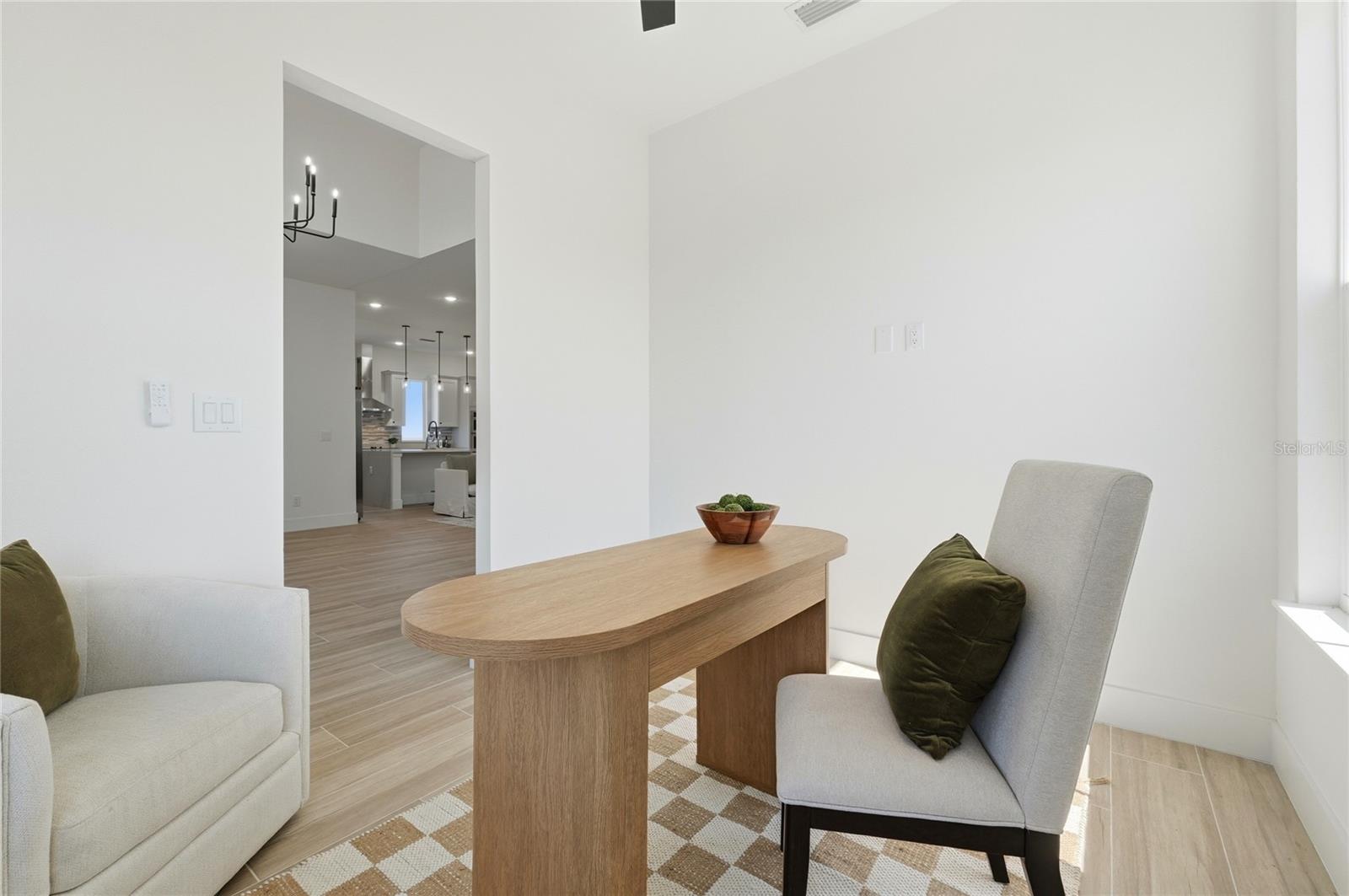 Image 19 of 92 For 336 Caladium Avenue