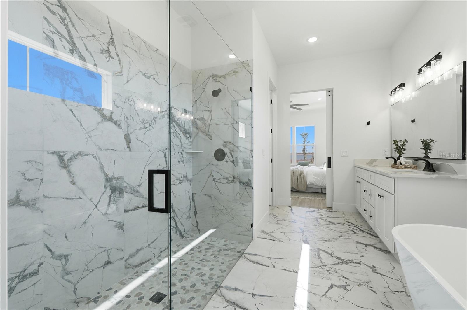 Image 24 of 92 For 336 Caladium Avenue