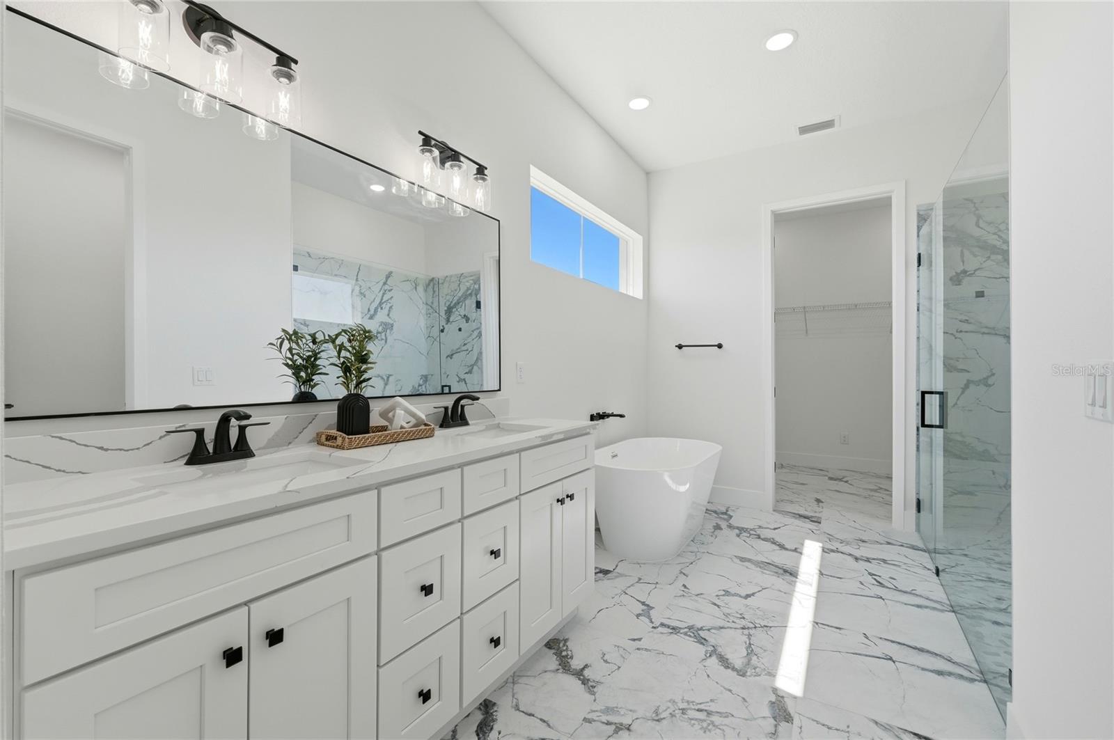 Image 25 of 92 For 336 Caladium Avenue