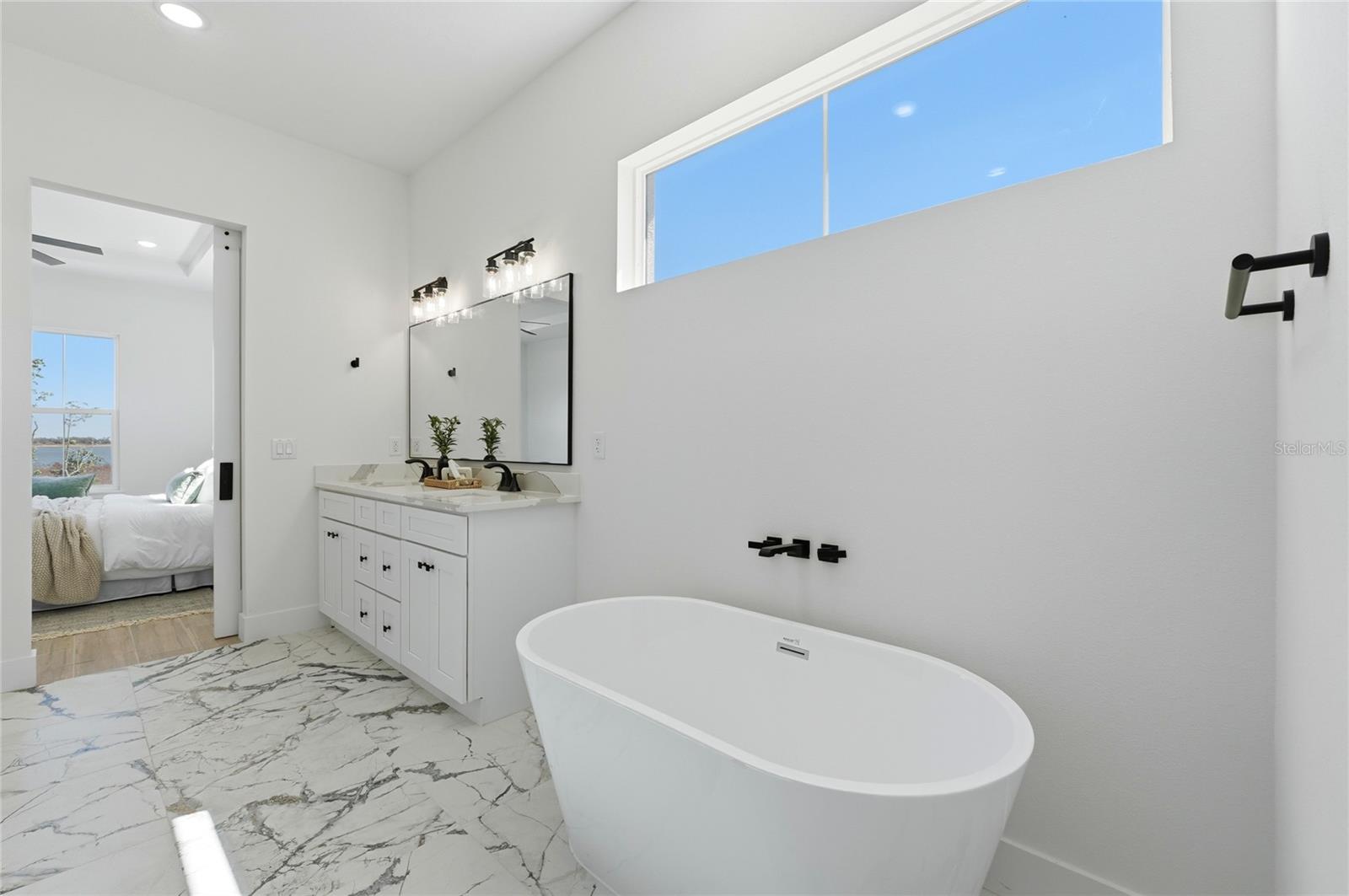 Image 26 of 92 For 336 Caladium Avenue