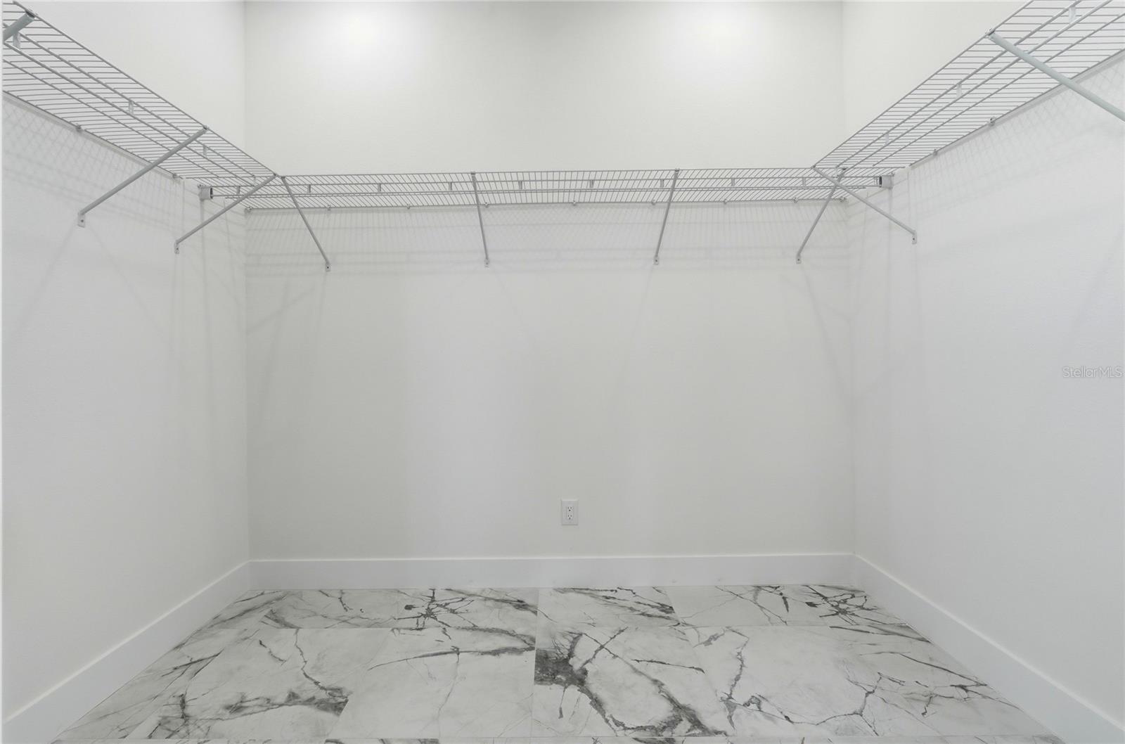 Image 28 of 92 For 336 Caladium Avenue