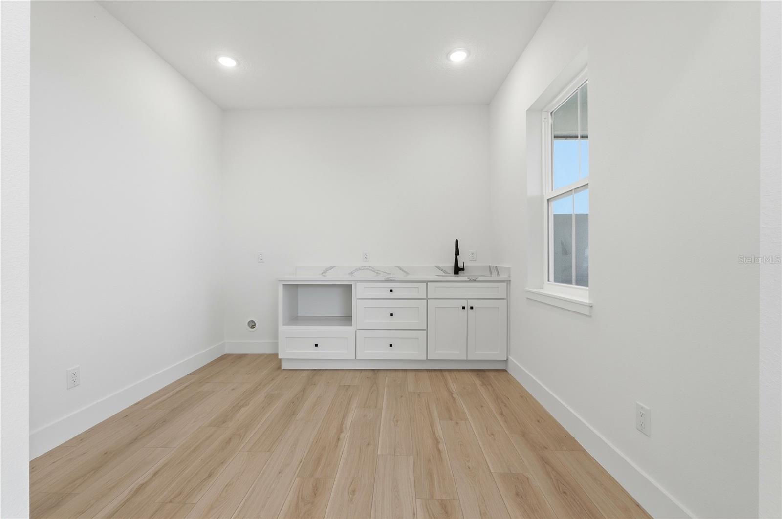 Image 40 of 92 For 336 Caladium Avenue