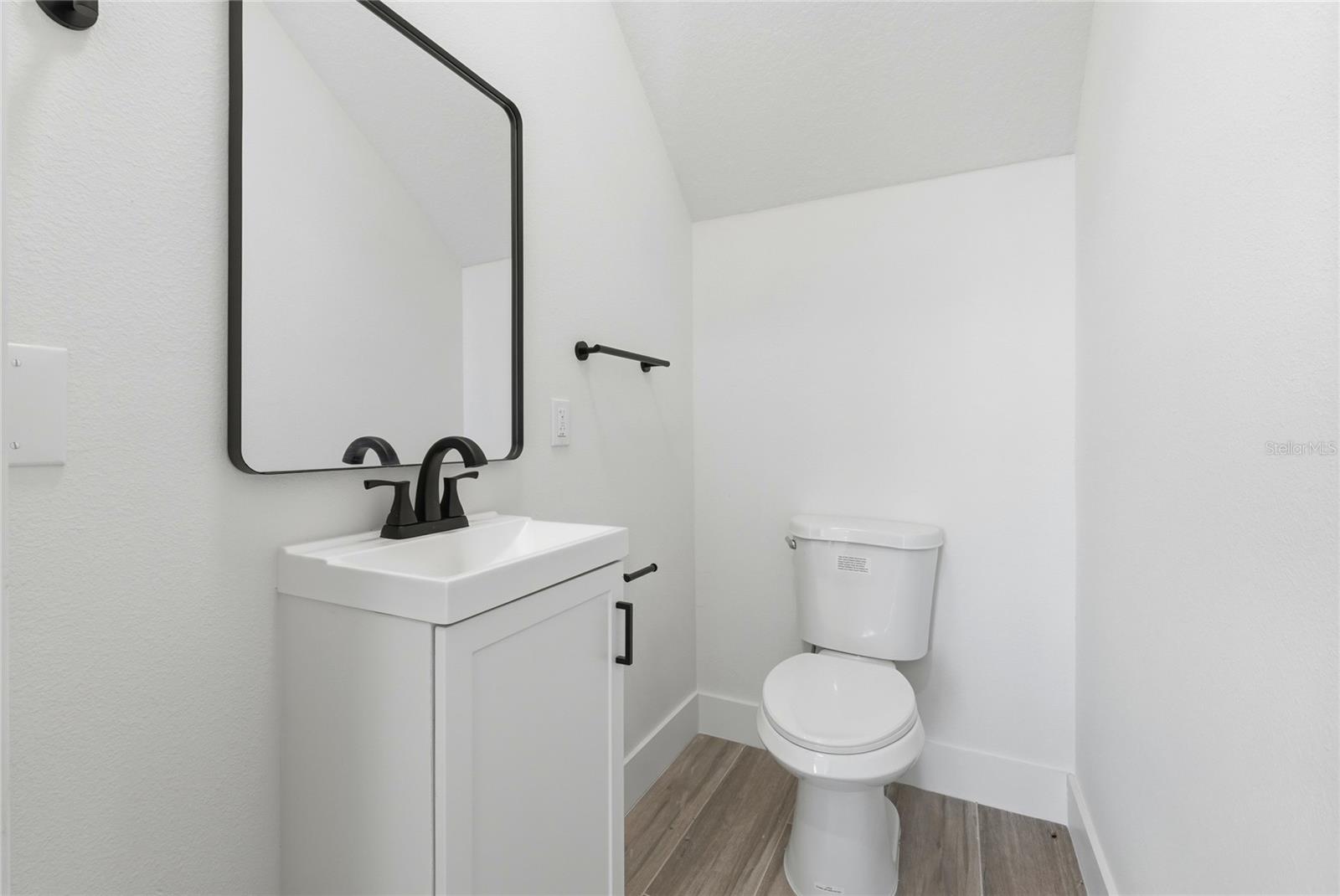 Image 49 of 92 For 336 Caladium Avenue